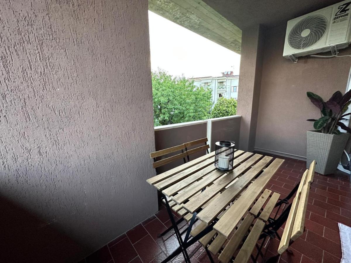 Desenzanino Apartment Twelve Desenzano del Garda Luaran gambar